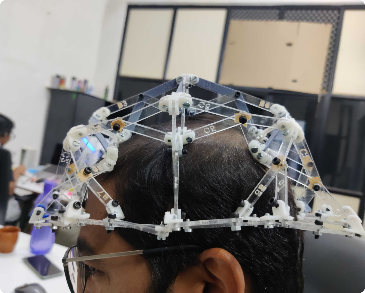 EEG headset product rendering and details