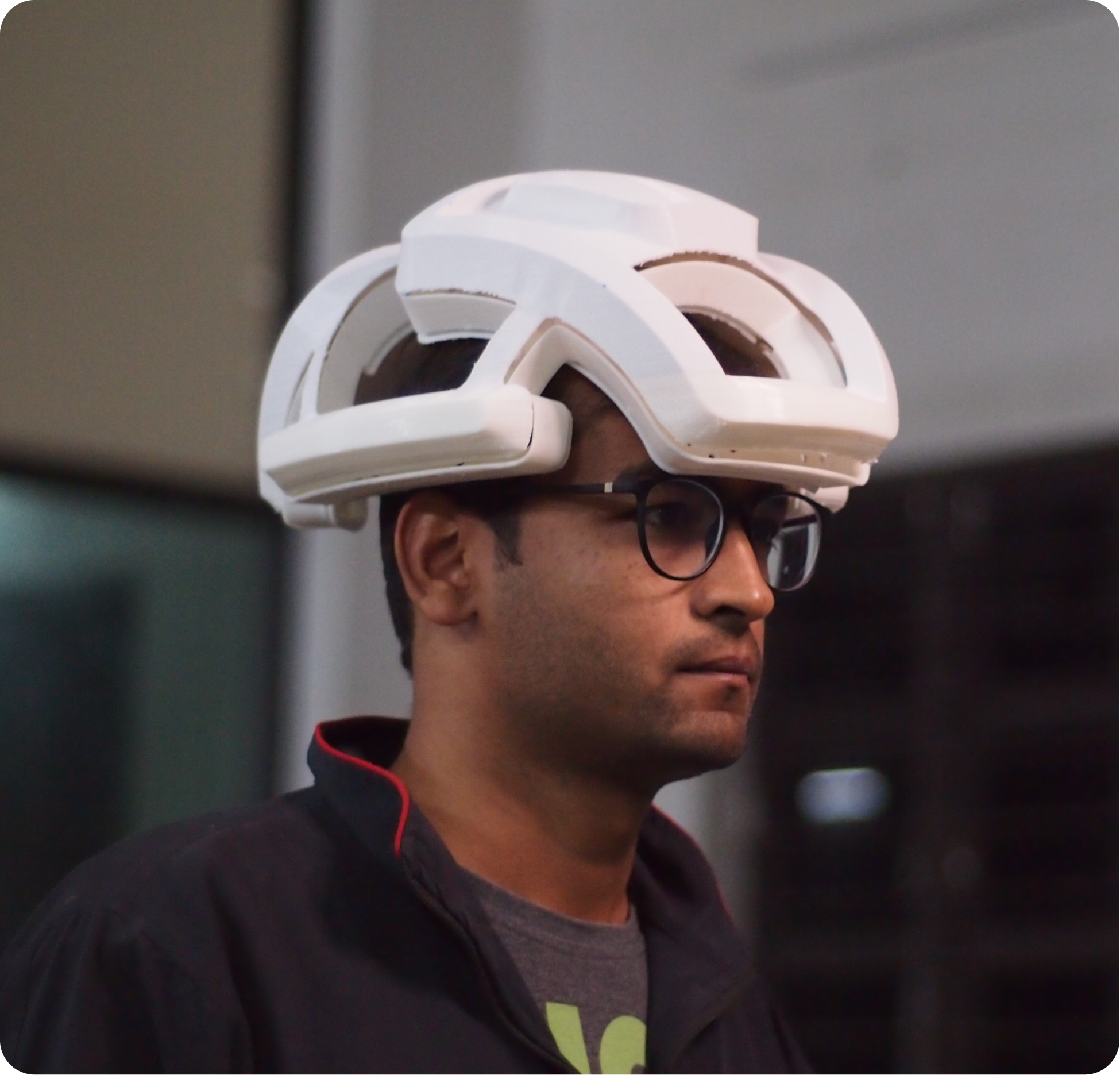 Krishna testing the Anthriq wireless EEG headset